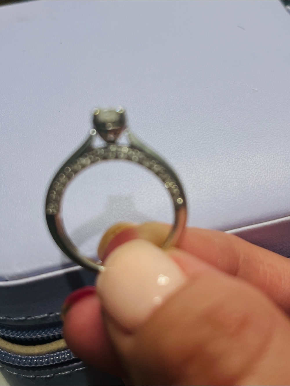 Beautiful 3/4 karat white gold engagement ring - Picture 4 of 6